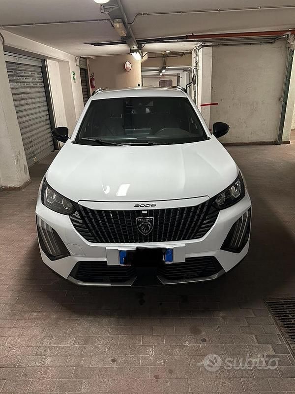 Usata Peugeot 2008 130 CV (95 kW) 2024 Bianco SUV