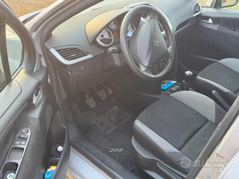 Usata Peugeot 207 75 CV (55 kW) 2009 Grigio Berlina