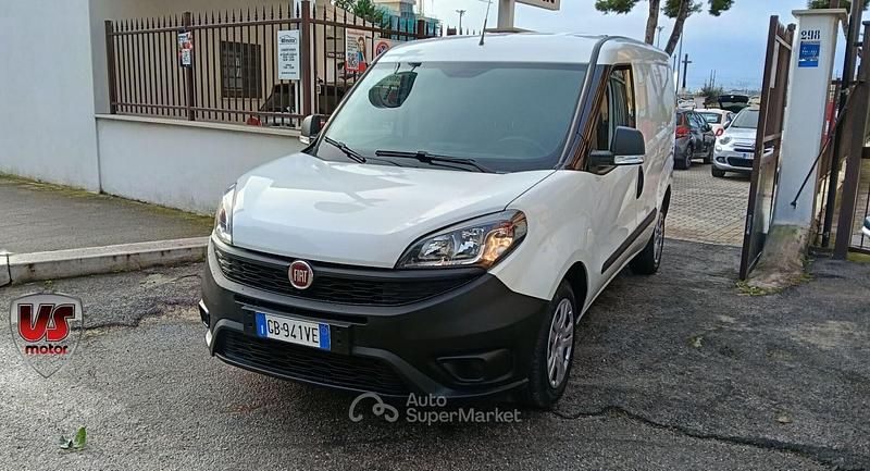Usata Fiat Doblò 105 CV (77 kW) 2020 Bianco Monovolume