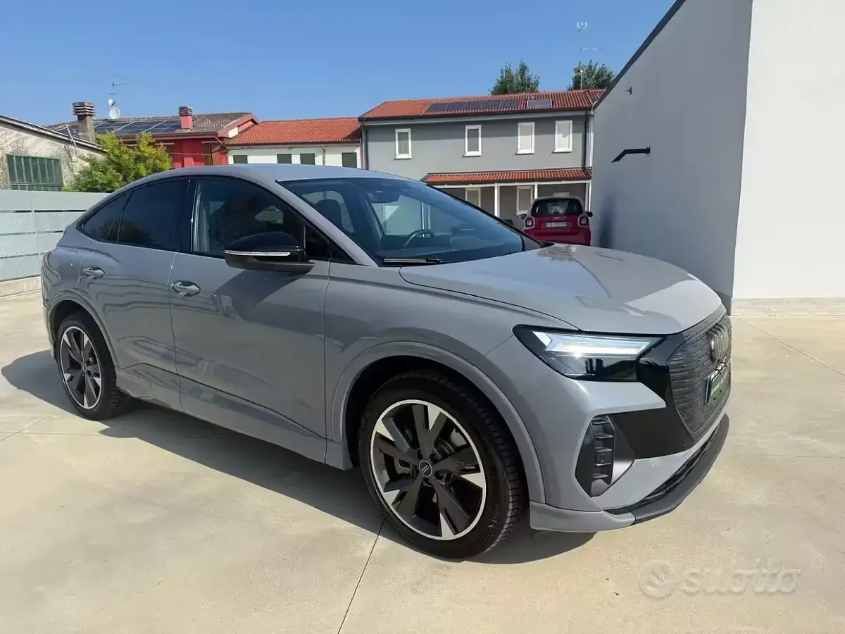 Usata Audi Q4 Sportback e-tron Advanced 77 kW (105 CV) 2024 Grigio SUV