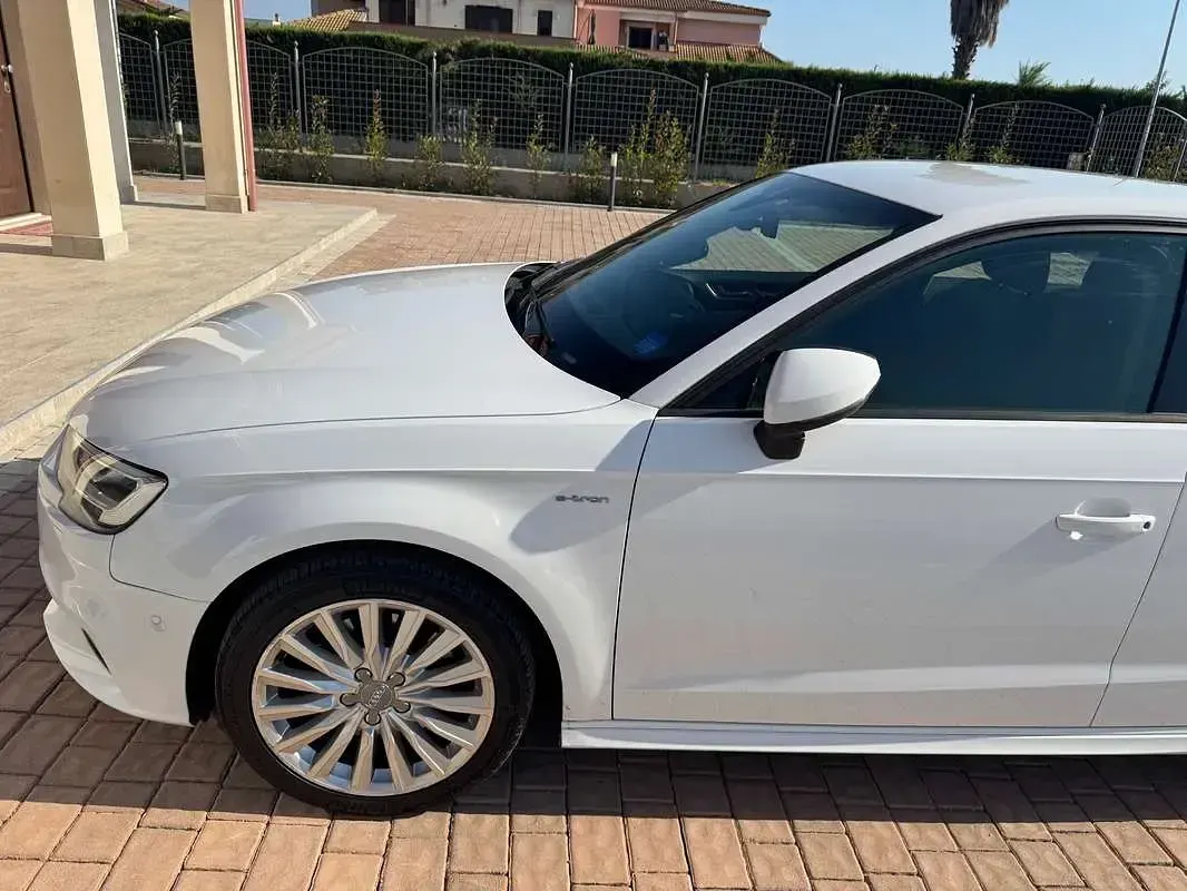 Usata Audi A3 Sportback e-tron Ambiente 150 CV (110 kW) 2018 Bianco Utilitaria