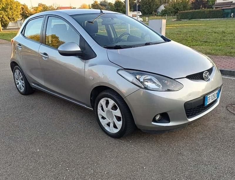 Usata Mazda 2 72 CV (52 kW) 2011 Grigio Utilitaria