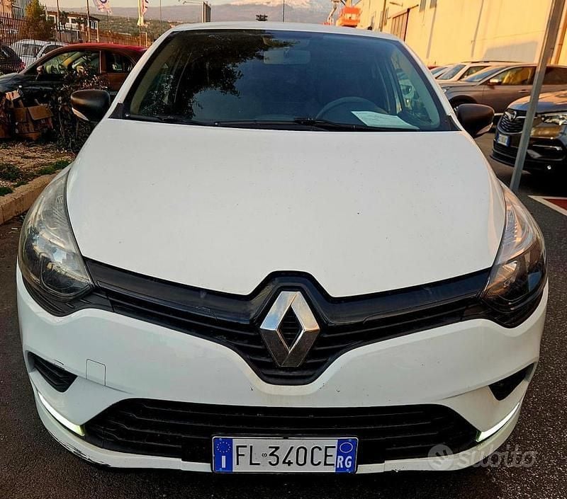 Begagnad Renault Clio IV 90 HK (66 kW) 2017 Vit Halvkombi