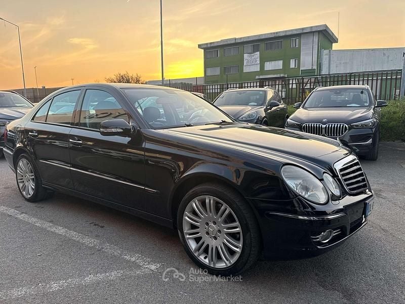 Usata Mercedes E320 Avantgarde 224 CV (164 kW) 2007 Nero Berlina