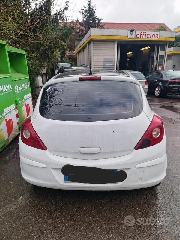 Usata Opel Corsa 80 CV (58 kW) 2011 Utilitaria