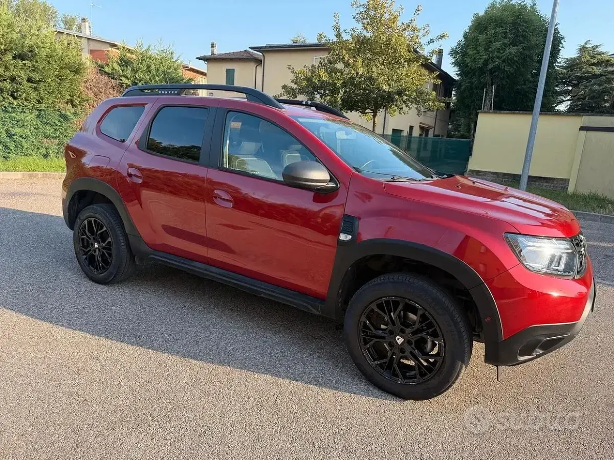 Usata Dacia Duster 101 CV (74 kW) 2022 Rosso SUV