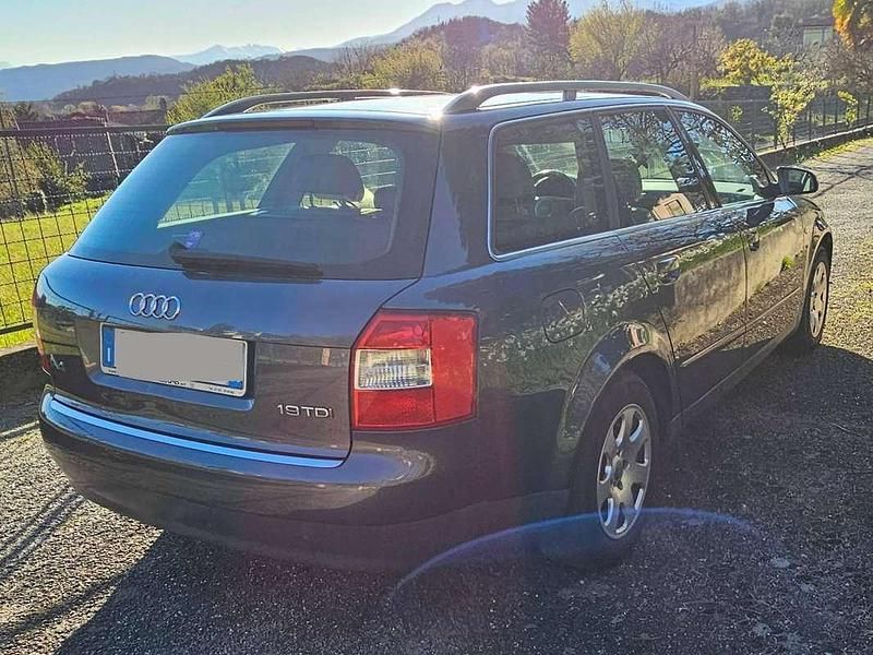 Usata Audi A4 131 CV (96 kW) 2003 Grigio Station wagon