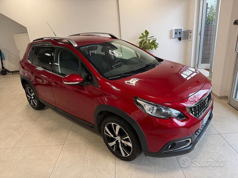 Usata Peugeot 2008 GT-line 110 CV (80 kW) 2019 Rosso SUV