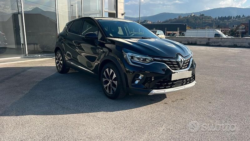 Usata Renault Captur Equilibre 100 CV (73 kW) 2023 Nero SUV