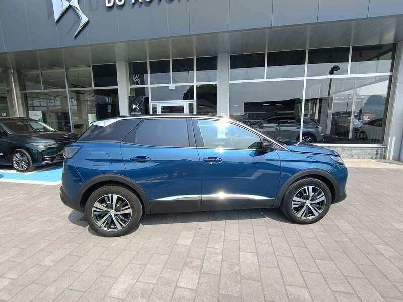 Usata Peugeot 3008 Allure 136 CV (100 kW) 2024 Blu celebs SUV