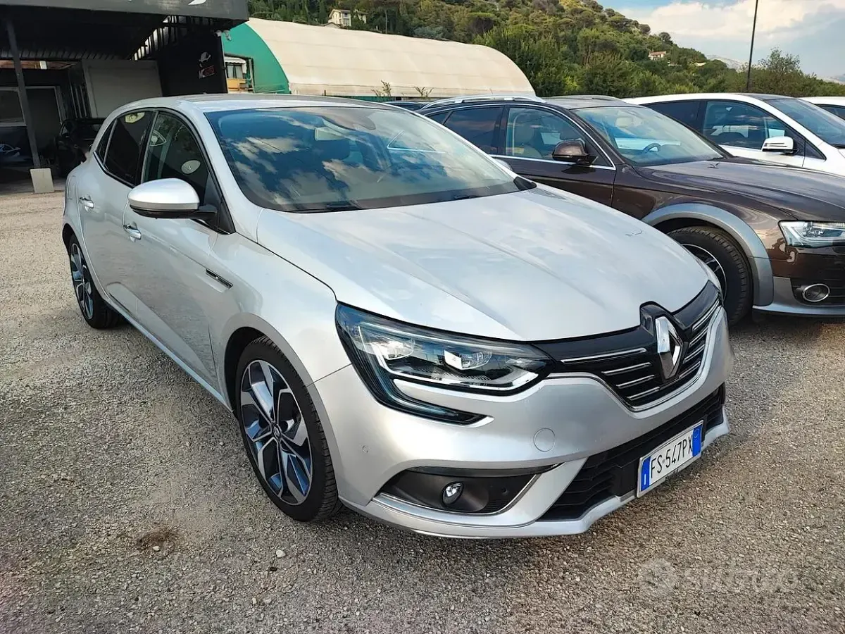 Usata Renault Mégane IV 110 CV (80 kW) 2018 Grigio Berlina
