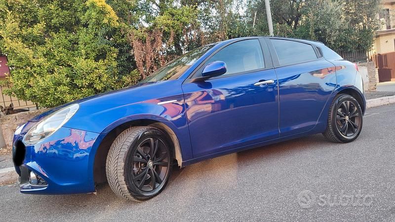 Usata Alfa Romeo Giulietta Super 120 CV (88 kW) 2017 Blu Berlina