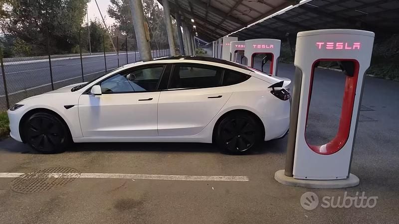 Usata Tesla Model 3 RWD 235 kW (320 CV) 2025 Bianco Berlina
