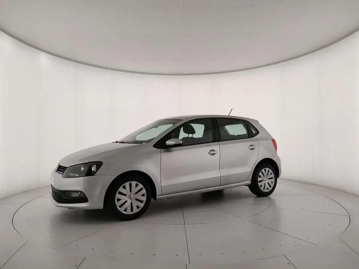 Usata VW Polo Trendline 75 CV (55 kW) 2017 Argento riflesso Berlina