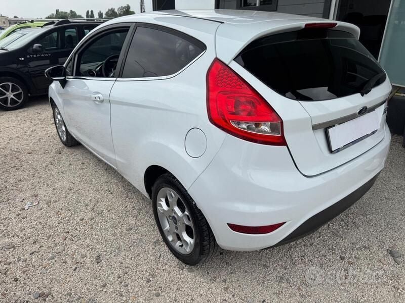 Usata Ford Fiesta 82 CV (60 kW) 2012 Utilitaria