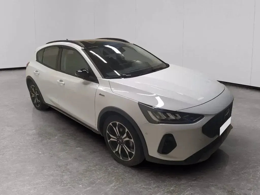 Usata Ford Focus Active 125 CV (91 kW) 2022 Bianco Berlina