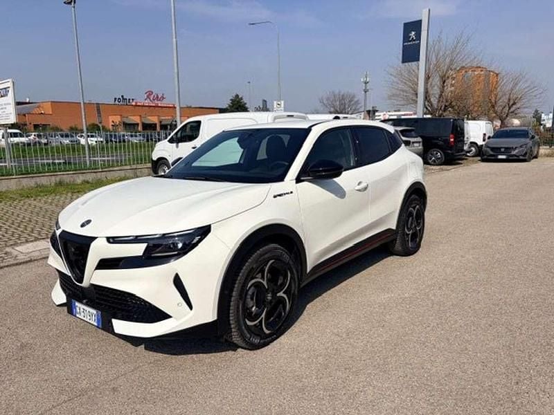 Usata Alfa Romeo Junior Edizione Speciale 145 CV (106 kW) 2025 Bianco SUV
