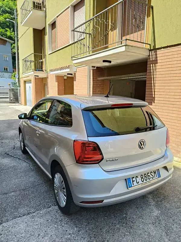 Usata VW Polo Trendline 60 CV (44 kW) 2016 Grigio Berlina