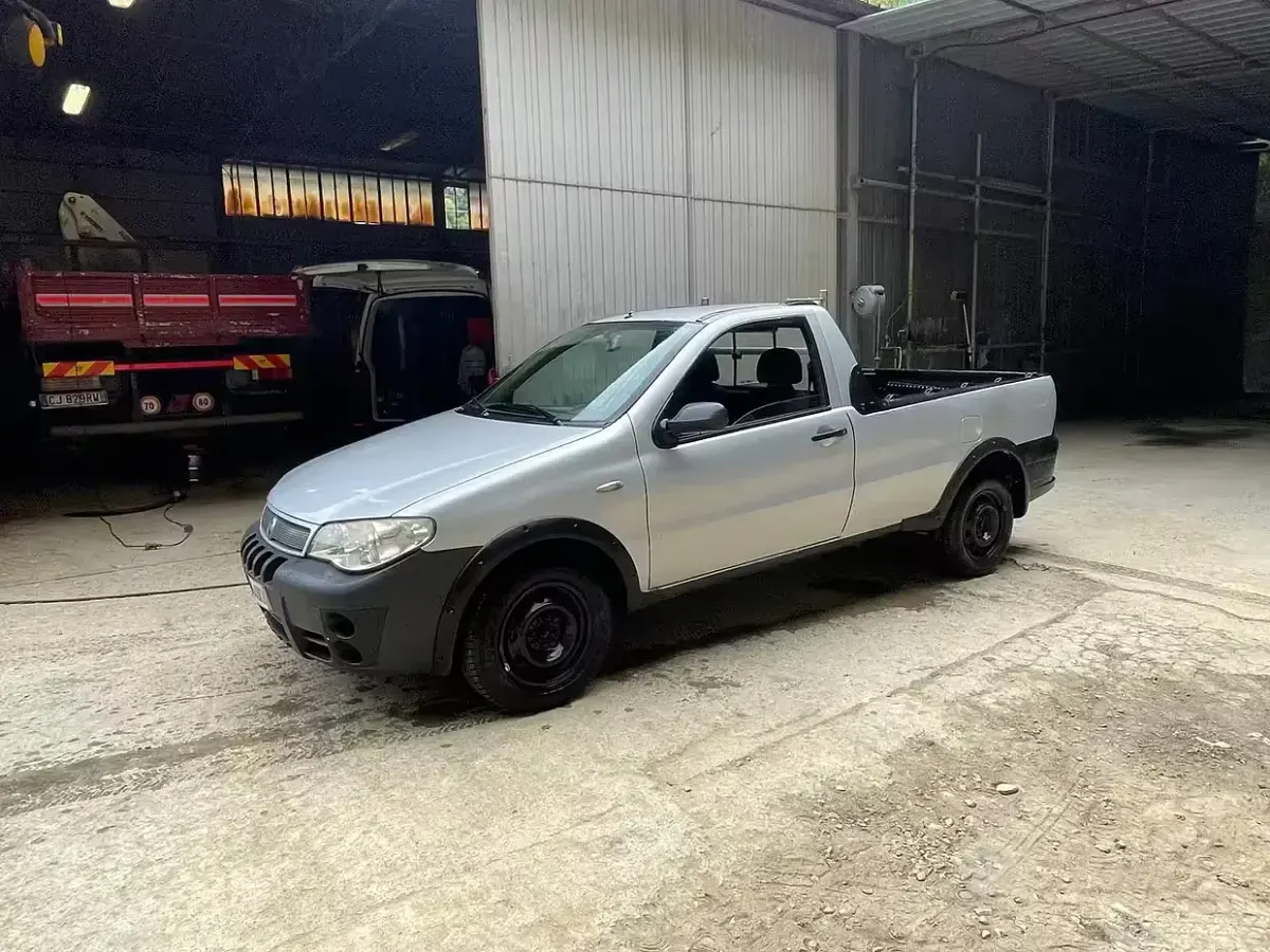 Usata Fiat Strada 84 CV (61 kW) 2007 Grigio Pick-up