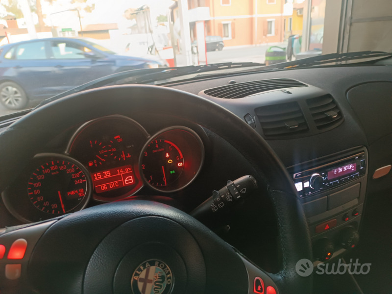 Usato 2004 Alfa Romeo 147 1.9 Diesel (2.500 €)