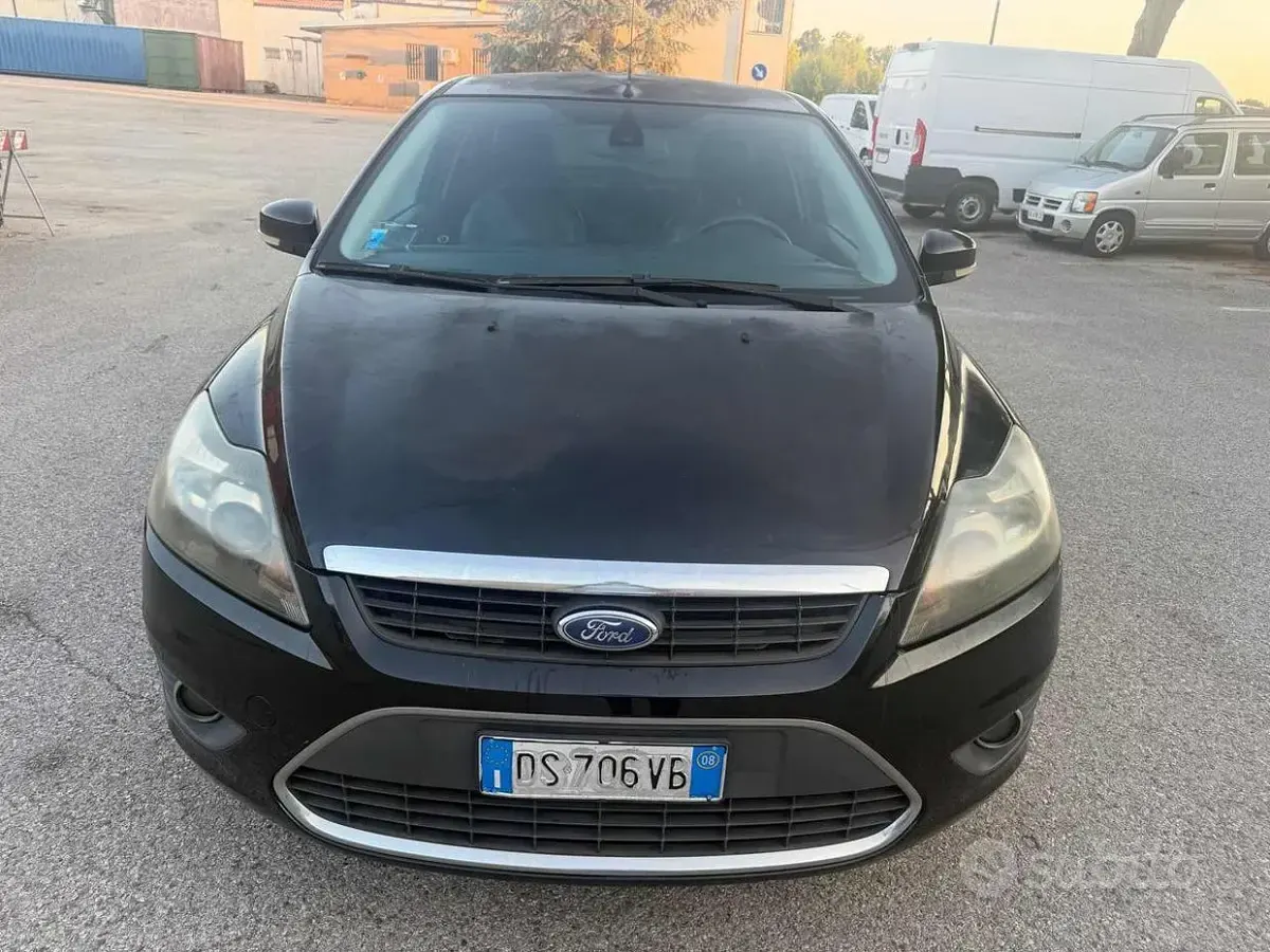 Usata Ford Focus 90 CV (66 kW) 2008 Nero Utilitaria