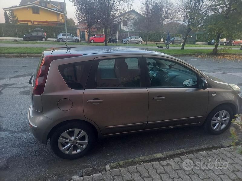 Usata Nissan Note Acenta 88 CV (64 kW) 2010 Grigio Utilitaria