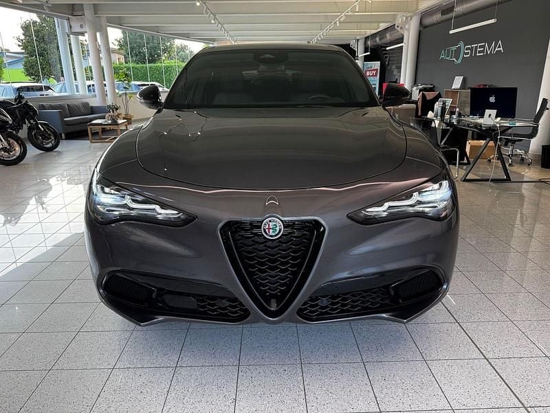 Usata Alfa Romeo Stelvio Veloce 209 CV (153 kW) 2025 Grigio vesuvio SUV