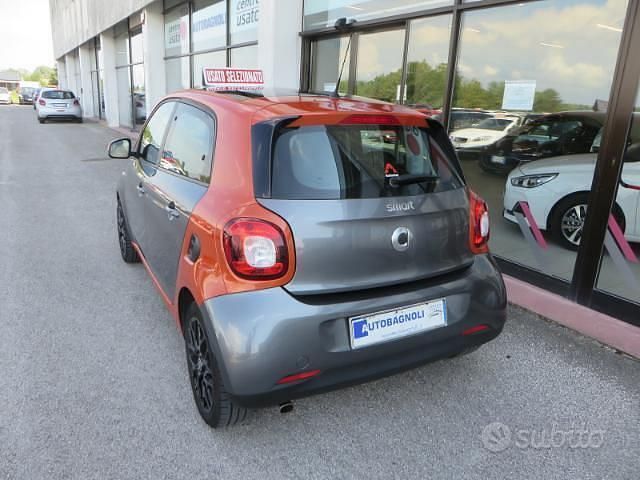 Usata Smart ForFour Edition #1 71 CV (52 kW) 2016 Grigio Utilitaria