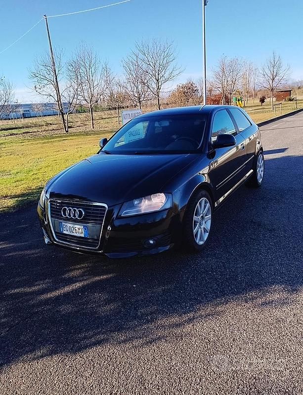 Usata Audi A3 105 CV (77 kW) 2011 Nero Utilitaria