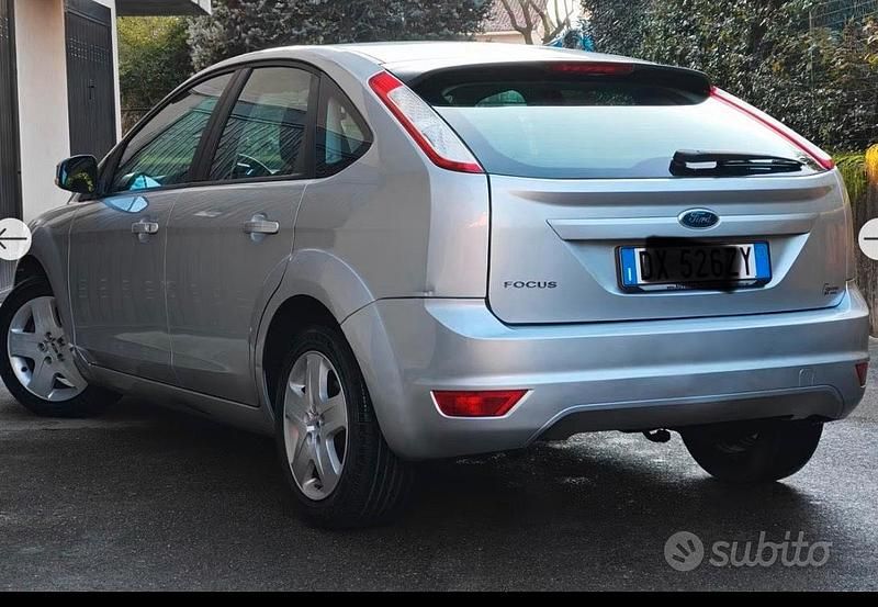 Usata Ford Focus 90 CV (66 kW) 2008 Grigio Berlina