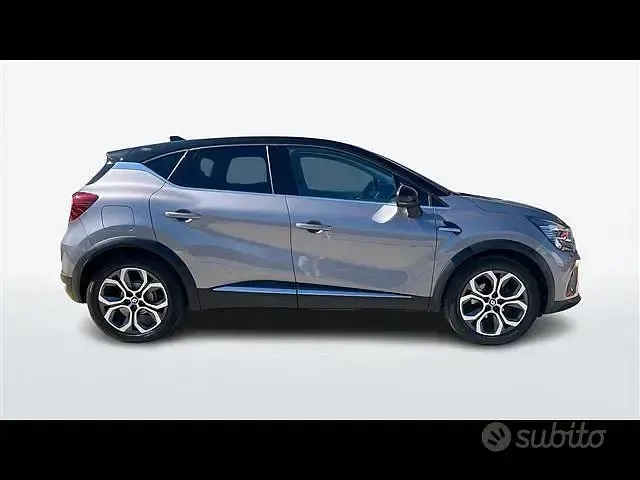 Usata Renault Captur Intens 101 CV (74 kW) 2023 Grigio SUV