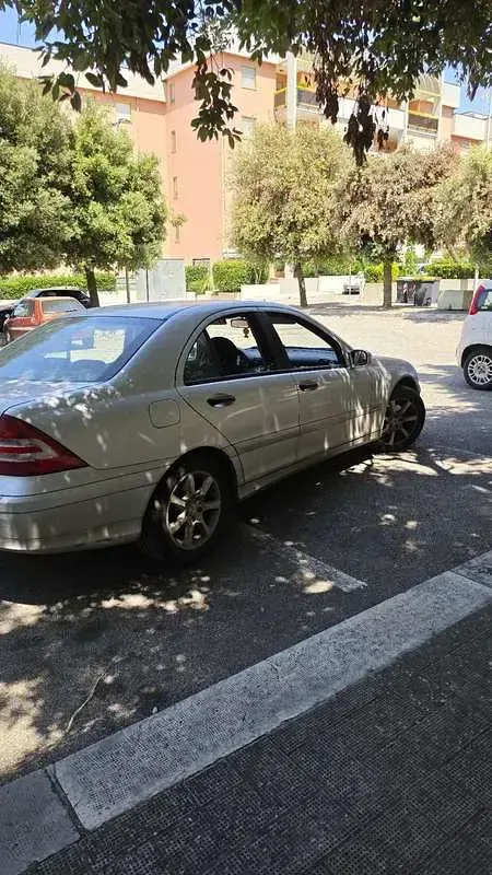Usata Mercedes C200 Classic 122 CV (89 kW) 2004 Berlina