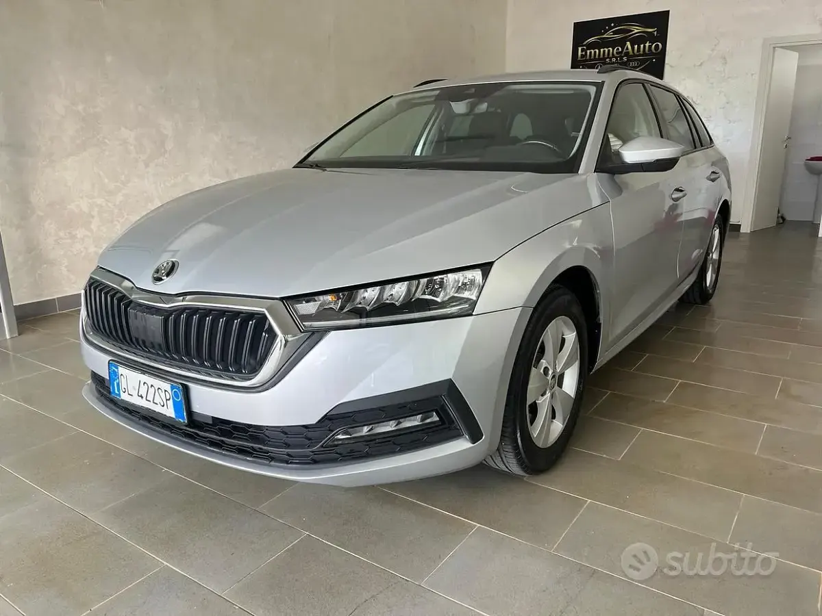 Usata Skoda Octavia SportLine 150 CV (110 kW) 2022 Grigio Station wagon