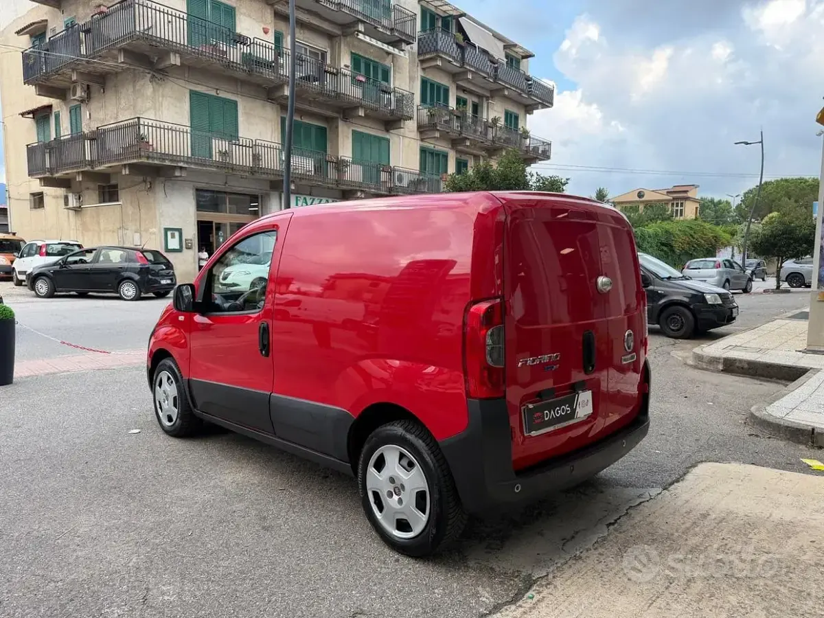 Usata Fiat Fiorino 95 CV (69 kW) 2016 Rosso Monovolume