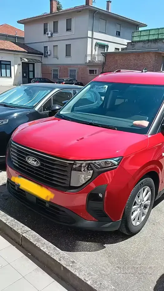 Usata Ford Courier 2024 Rosso Monovolume