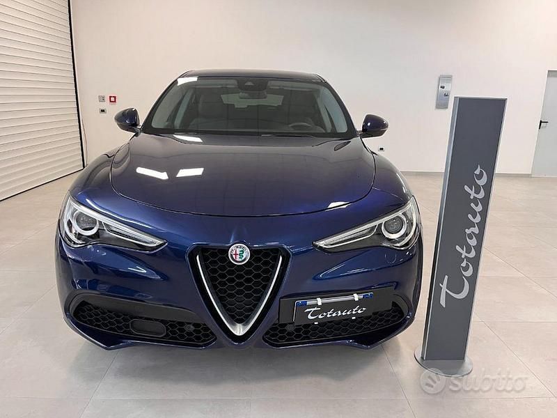 Usata Alfa Romeo Stelvio Super 190 CV (139 kW) 2019 Blu SUV