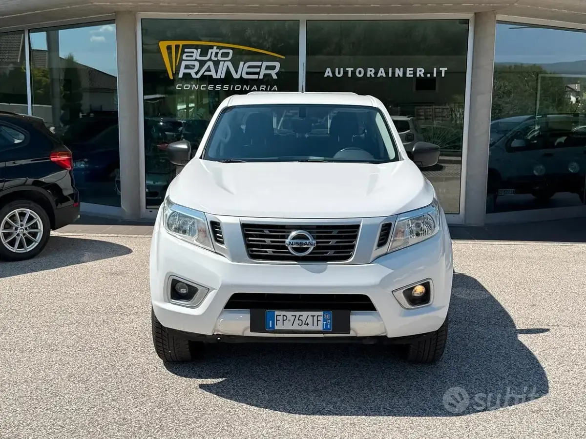Usata Nissan Navara 163 CV (119 kW) 2018 Bianco Pick-up