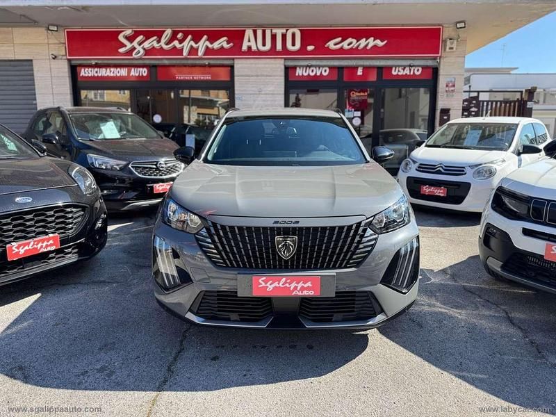 Usata Peugeot 2008 Allure 101 CV (74 kW) 2024 Grigio SUV