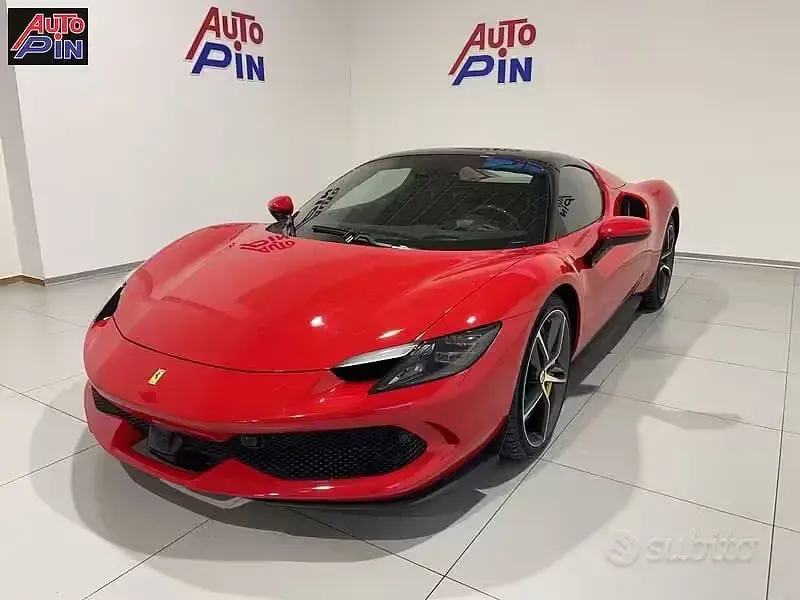 Usata Ferrari 296 829 CV (609 kW) 2025 Cabrio
