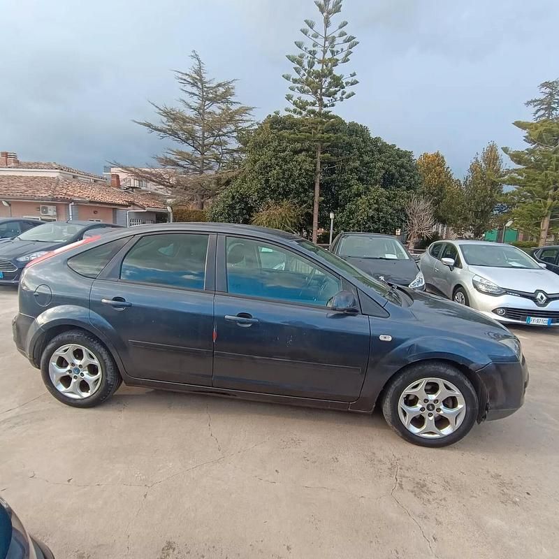 Usata Ford Focus 89 CV (65 kW) 2007 Nero Berlina