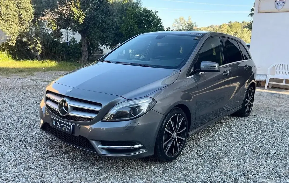 Usata Mercedes B180 Advanced 109 CV (80 kW) 2013 Grigio Monovolume