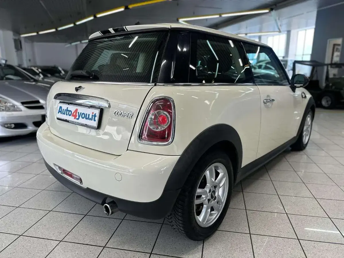 Usata Mini ONE 75 CV (55 kW) 2011 Panna Utilitaria