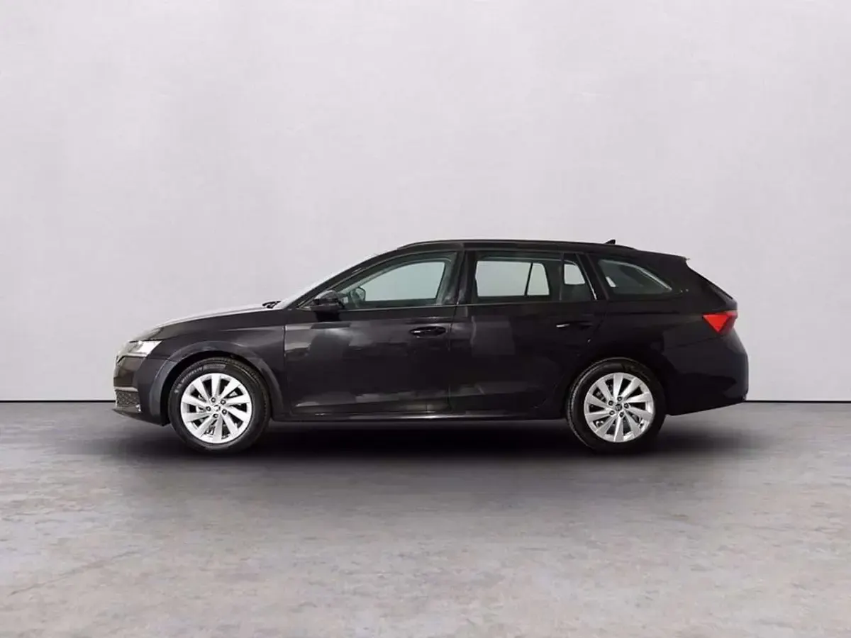 Usata Skoda Octavia Executive 150 CV (110 kW) 2024 Nero tulipano perlato Station wagon