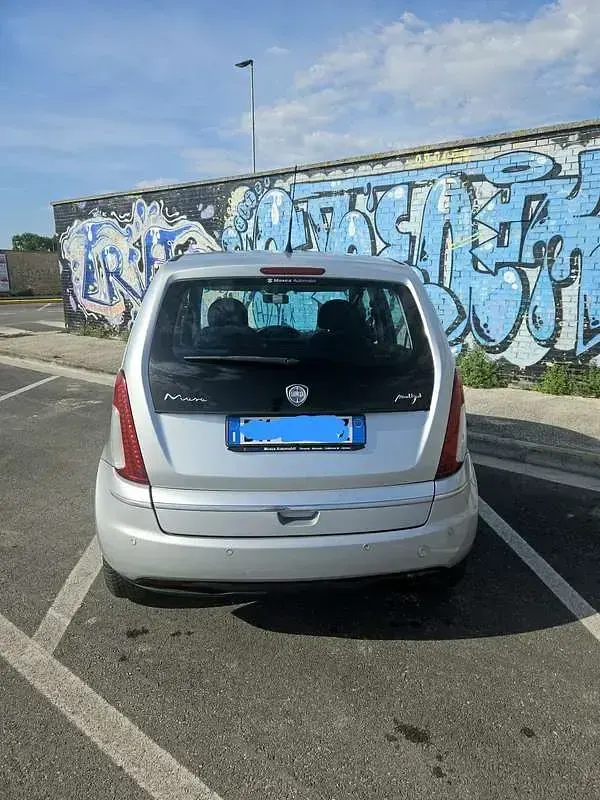 Usata Lancia Musa 90 CV (66 kW) 2007 Grigio Monovolume