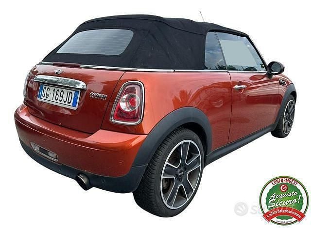 Usata Mini Cooper Cabriolet 122 CV (89 kW) 2010 Arancione Cabrio