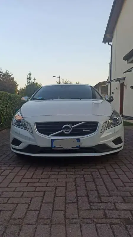 Usata Volvo V60 R-Design 163 CV (119 kW) 2011 Station wagon