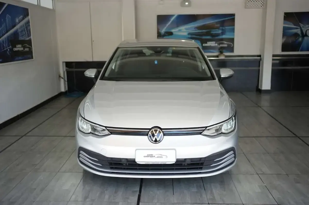 Usata VW Golf VII Life 116 CV (85 kW) 2021 Grigio Utilitaria