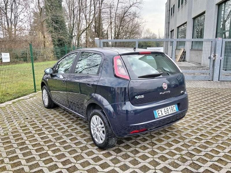Usata Fiat Punto 69 CV (50 kW) 2014 Blu Berlina
