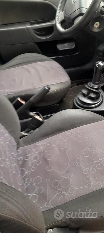Usata Ford Fiesta 2007 Grigio Utilitaria