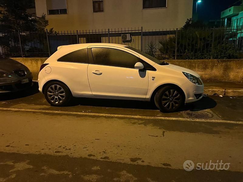 Usata Opel Corsa 2010 Bianco Berlina